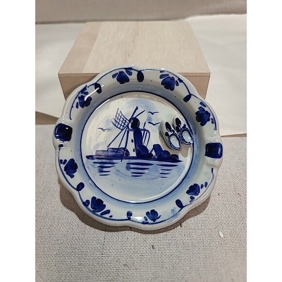Vintage DELFT BLUE Hand Painted Glazed Ashtray - Made in Holland - Picture 1 of 3